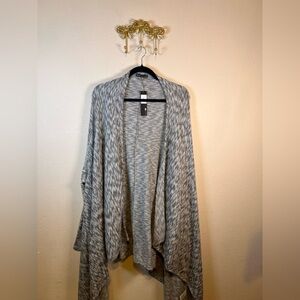 Nally & Millie Gray/Ivory Marled Draped Open-Front Cardigan. Size L/XL